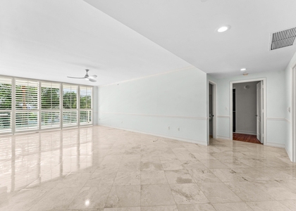 550 Se Mizner Boulevard - Photo 1
