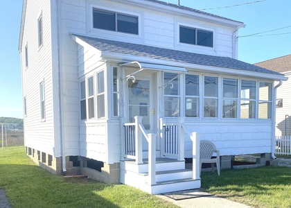 405 Seaside Avenue - Photo 1