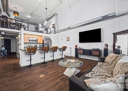 715 N Graham Street - Photo 1