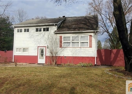 40 Beverly Avenue - Photo 1