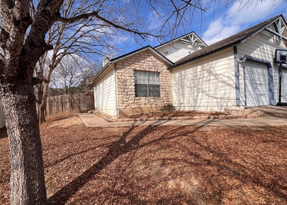433 Sailmaster St - Photo 1
