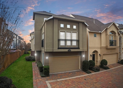 1303 Sherwood Point Lane - Photo 1