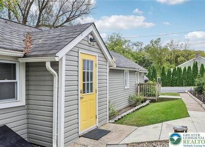 3203 Washington Street - Photo 1