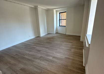 West 34th Street - Photo 1