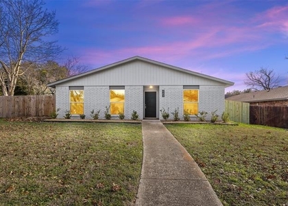 6202 Glenmoor Drive - Photo 1