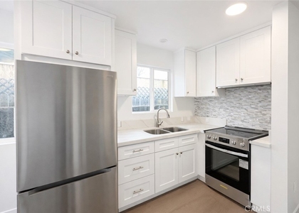6907 Noble - Photo 1