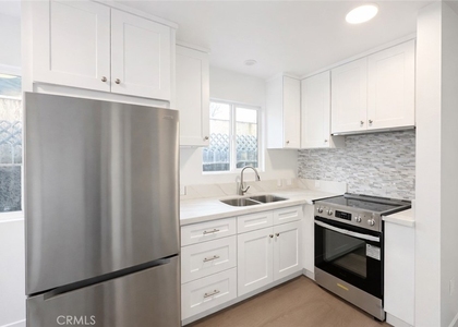 6907 Noble - Photo 1