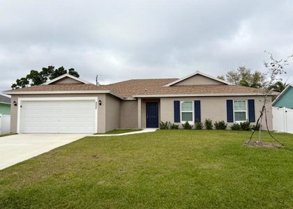 202 Sw Aldoro Place - Photo 1