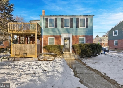 206 W Parkway Avenue - Photo 1