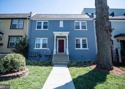 1709 Trinidad Avenue Ne - Photo 1