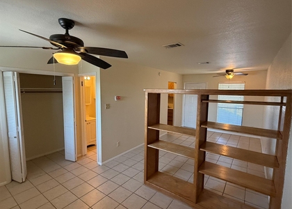 4701 Red River St - Photo 1