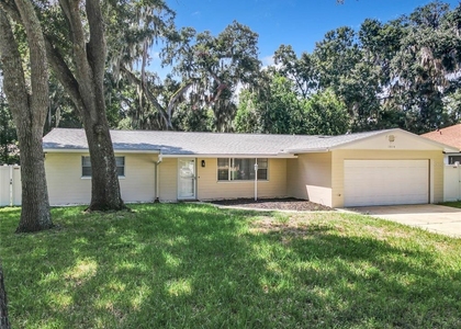 1014 Indian Oaks E - Photo 1