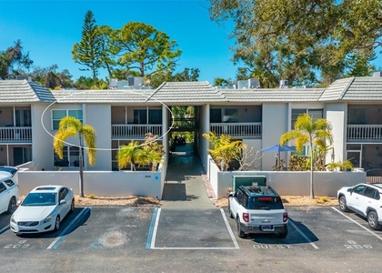 3360 S Osprey Avenue - Photo 1