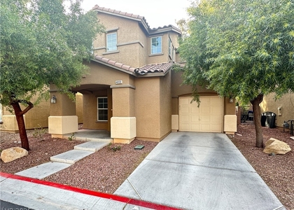 4859 Golden Shimmer Avenue - Photo 1