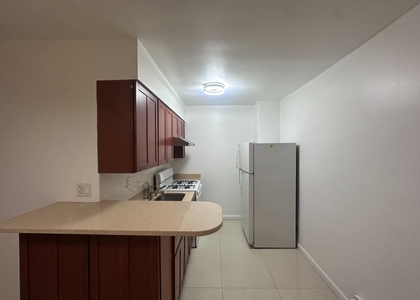 117-08 Curzon Road - Photo 1