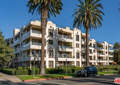 701 Ocean Avenue - Photo 1