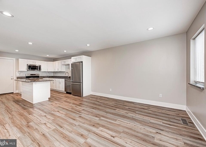 7040 Oxford Avenue - Photo 1