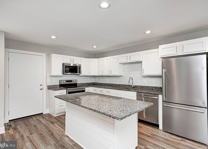 7040 Oxford Avenue - Photo 1
