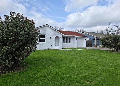 4607 Englewood Street - Photo 1