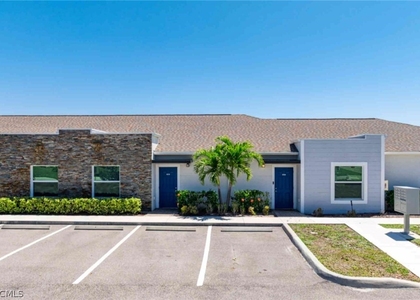 3303 Sw 8th Place - Photo 1