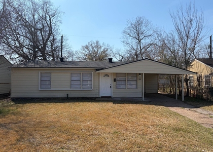 5402 Lyndhurst Drive - Photo 1