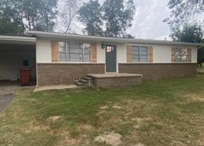 1610 W Frank Street - Photo 1