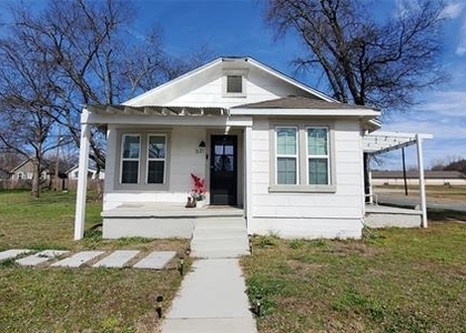 631 E Murray Street - Photo 1