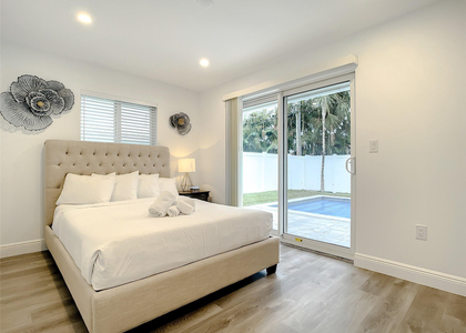 2100 Ne 45th Street - Photo 1