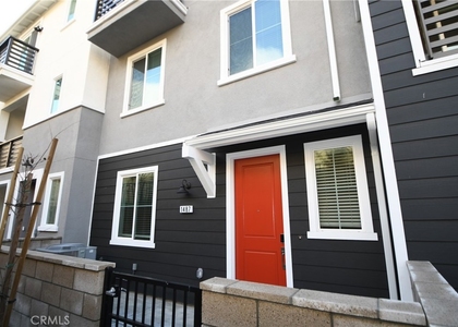 1487 Skyline Lane - Photo 1