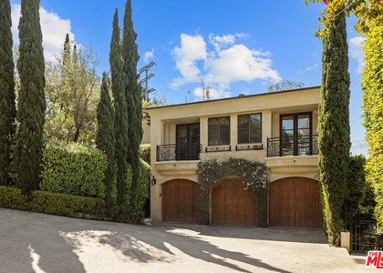 587 Entrada Drive - Photo 1