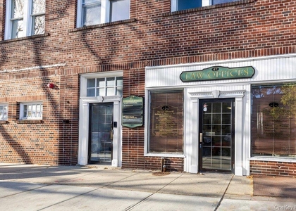 47 Beekman Avenue - Photo 1