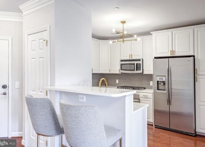 2101 N Monroe Street - Photo 1
