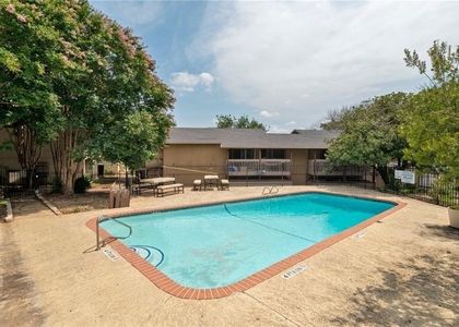 2124 Burton Dr - Photo 1