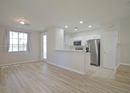 6030 Sw 19th Place - Photo 1
