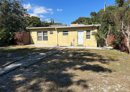 709 8th Street - Photo 1