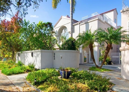 942 D Avenue - Photo 1