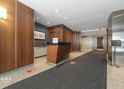 65 W 55th Street - Photo 1