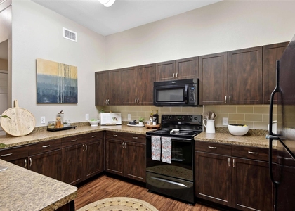 6607 Brodie Ln - Photo 1