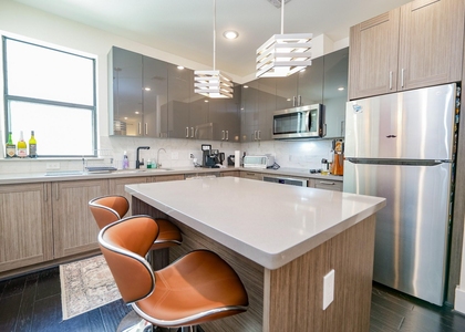 2401 Crawford Street - Photo 1