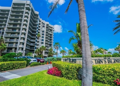 1600 Gulf Boulevard - Photo 1