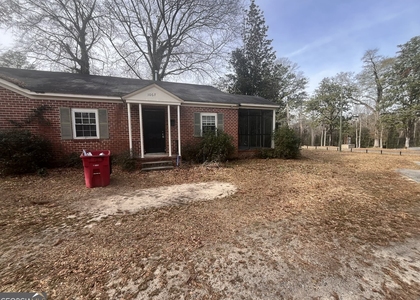 1067 Boulevard - Photo 1