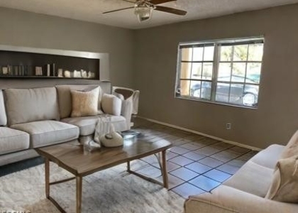309 Sw 3rd Place - Photo 1