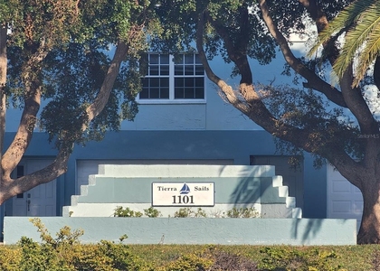1101 Pinellas Bayway S - Photo 1