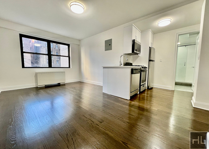 E 16 St - Photo 1