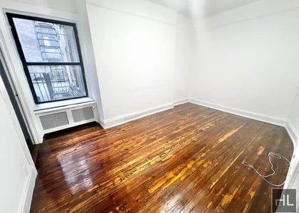 York Avenue - Photo 1