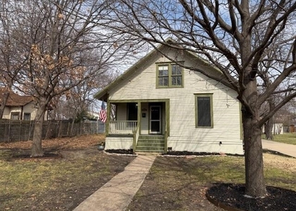 911 17th Street - Photo 1