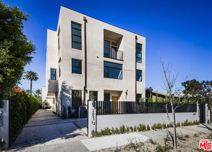 2653 Vineyard Avenue - Photo 1