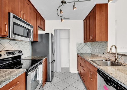 815 W Boynton Beach Boulevard - Photo 1