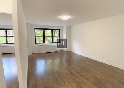E 16 St - Photo 1