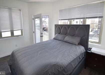 117 W Girard Avenue - Photo 1